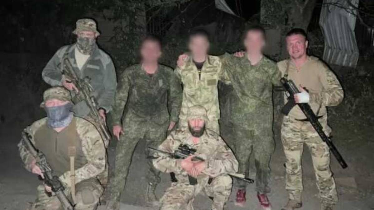 ГУР і ВМС повернули додому десантників, які понад півтора року були в окупації