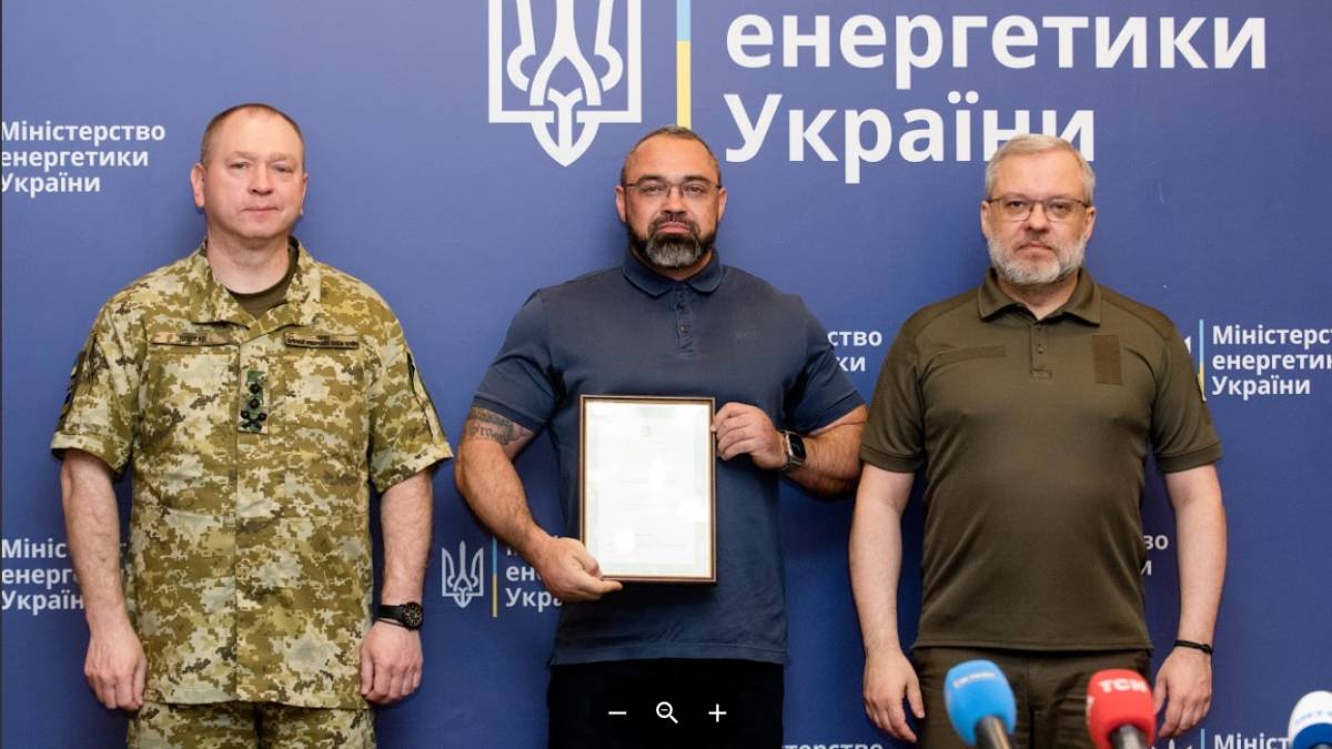 Запорізькі енергетики задонатили на бронетехніку для захисту кордону України понад 3,9 млн гривень