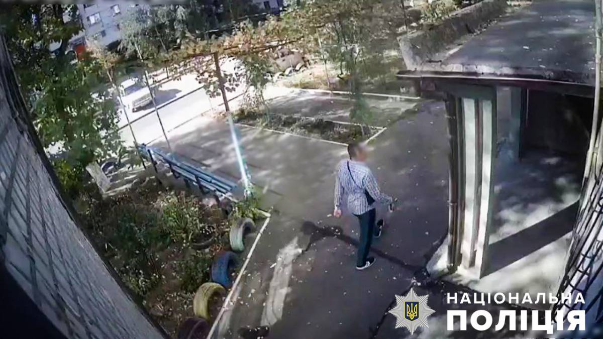 У Запоріжжі шахрай під виглядом волонтера грабував літніх людей – фото