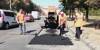 У Запоріжжі продовжують ремонтувати автошляхи та боротися з незаконною торгівлею