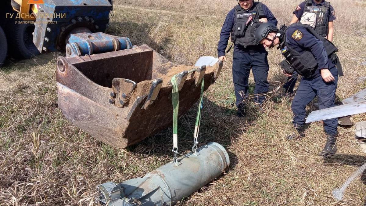 На Запоріжжі піротехніки знищили ворожу авіабомбу вагою 250 кг