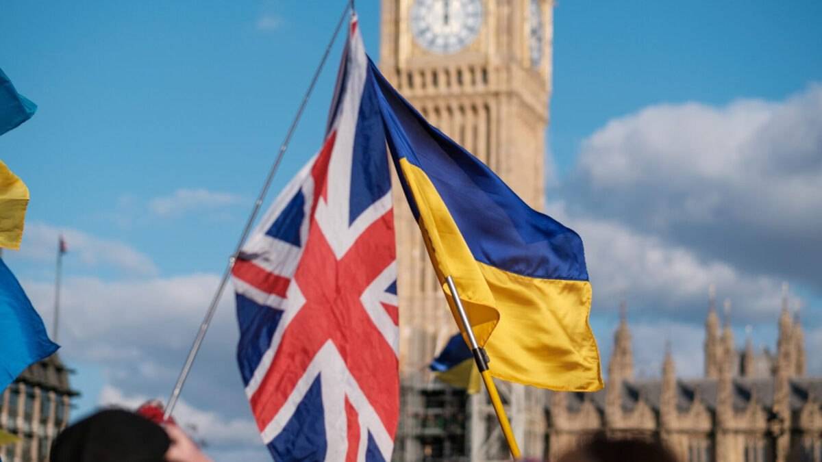 Финансовая помощь Великобритании согреет три миллиона украинских семей