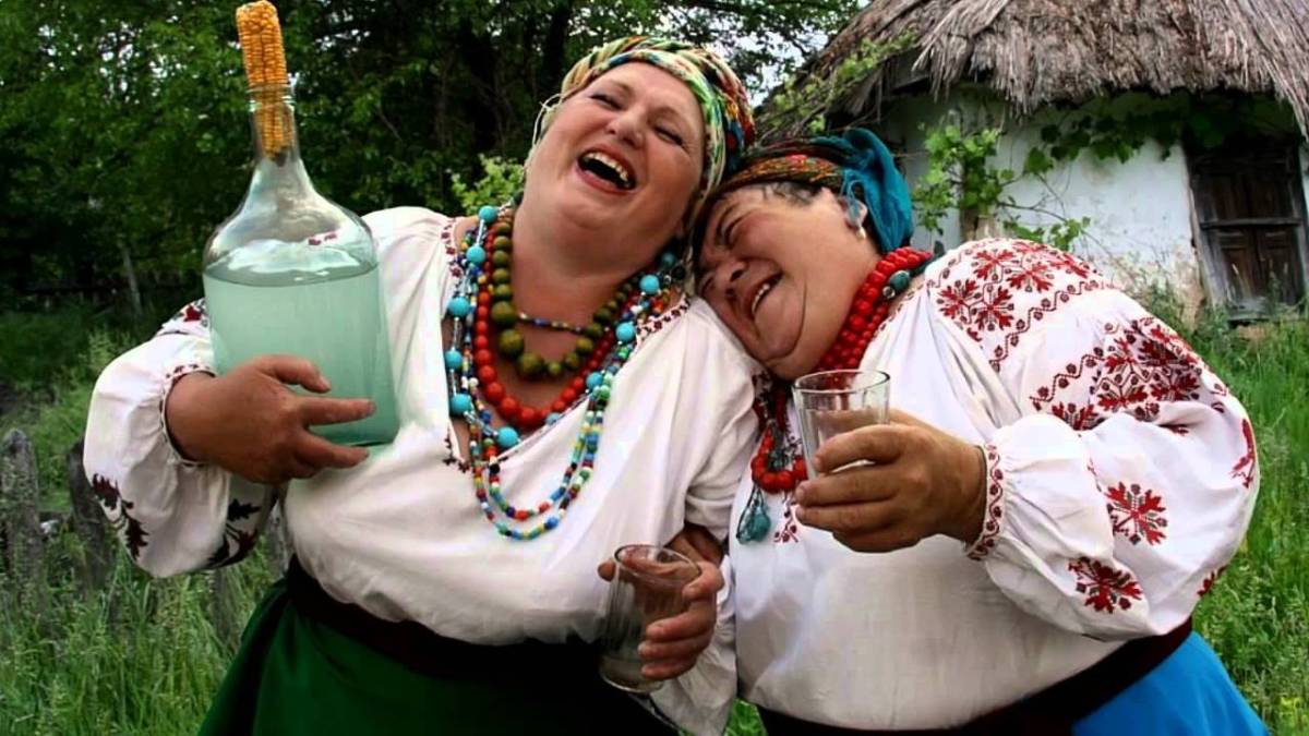 У Мелітополі “невідомі жінки” отруїли окупантів самогоном