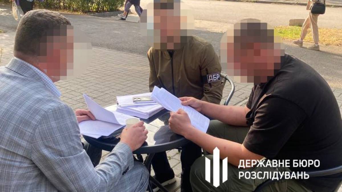 У Запоріжжі працівник військомату незаконно конфіскував авто підприємства на 11 млн гривень