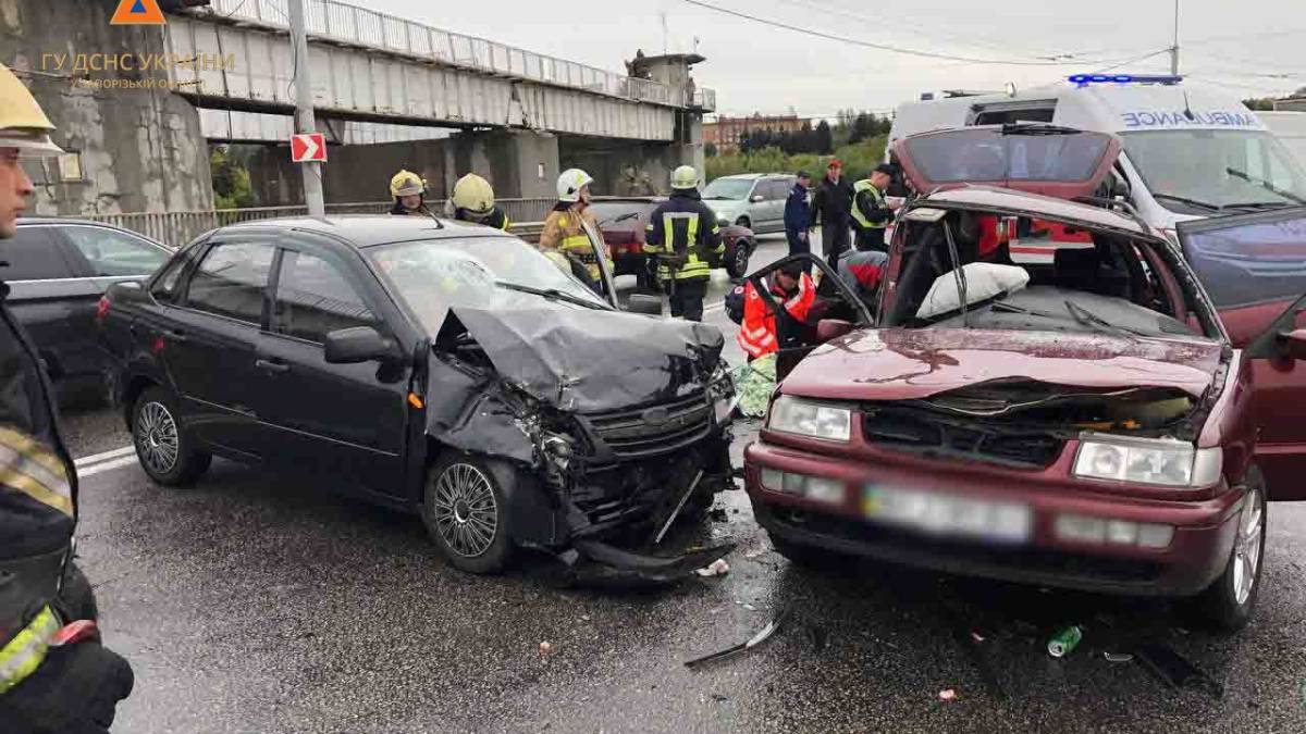 У Запоріжжі на греблі ДніпроГЕС сталася масштабна автоаварія, є постраждалі