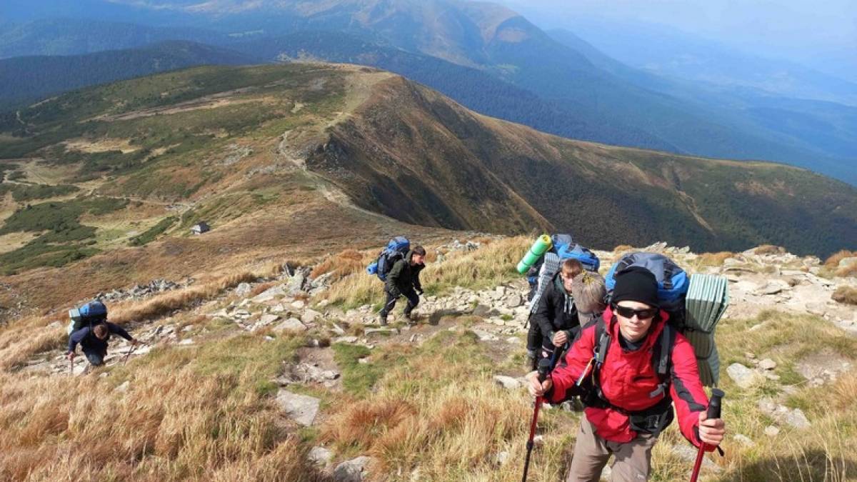 Запорізькі юні туристи зійшли на Петрос і Говерлу