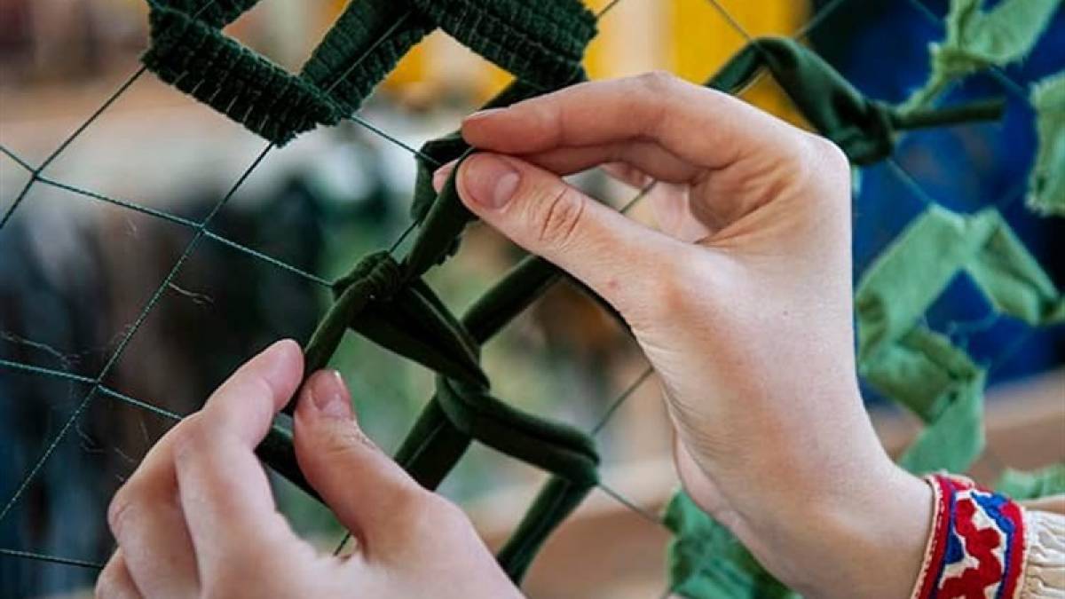Запорізькі волонтери продовжують підтримувати українських захисників