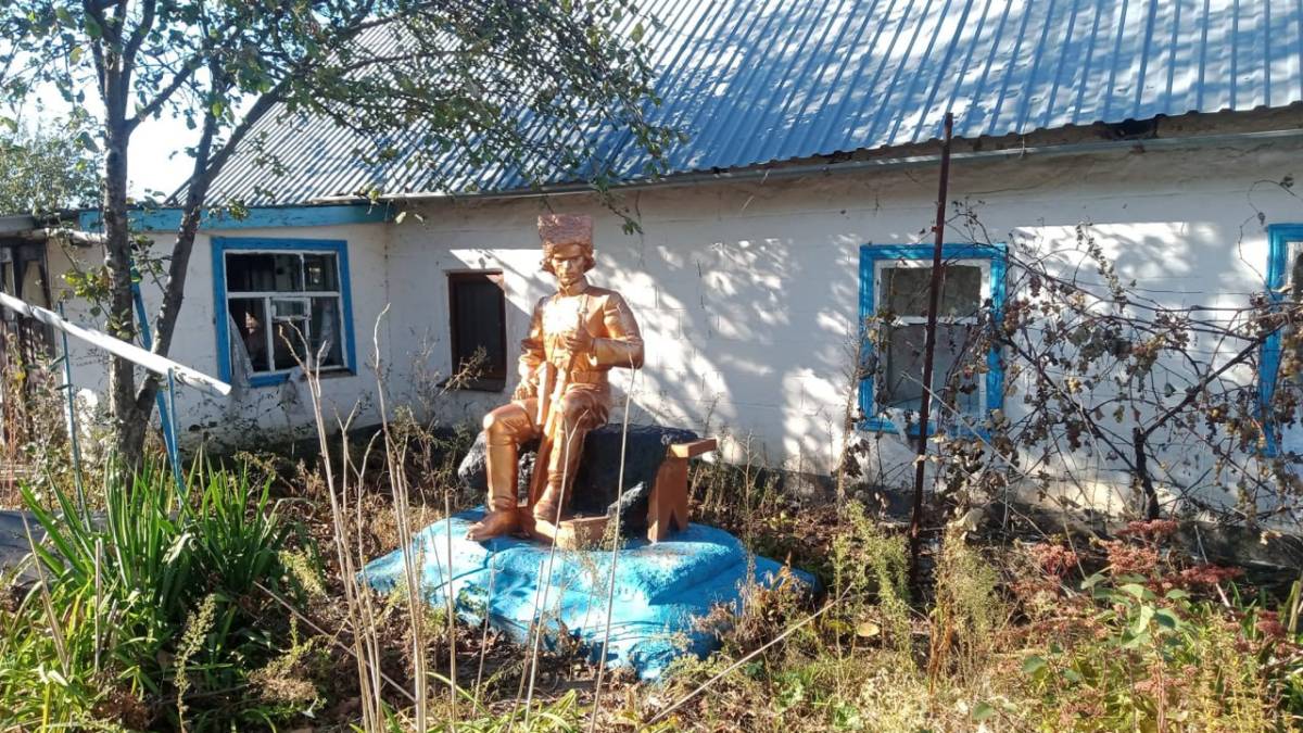 У Гуляйполі окупанти обстріляли музей-садибу родини Махна