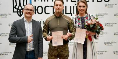 Речник СБУ Артем Дехтяренко одружився з ведучою “24 Каналу” Анастасією Норіциною