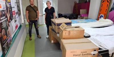 Енергодарці передали пораненим землякам у шпиталь білизну та медичні препарати