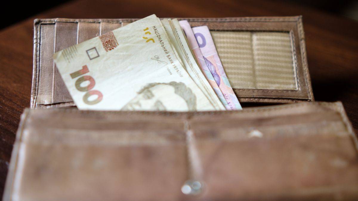 Понад 140 тисяч українців позбавили соцвиплат: у чому причина