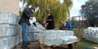 Запорізькі благодійники доставили воду у прифронтові громади