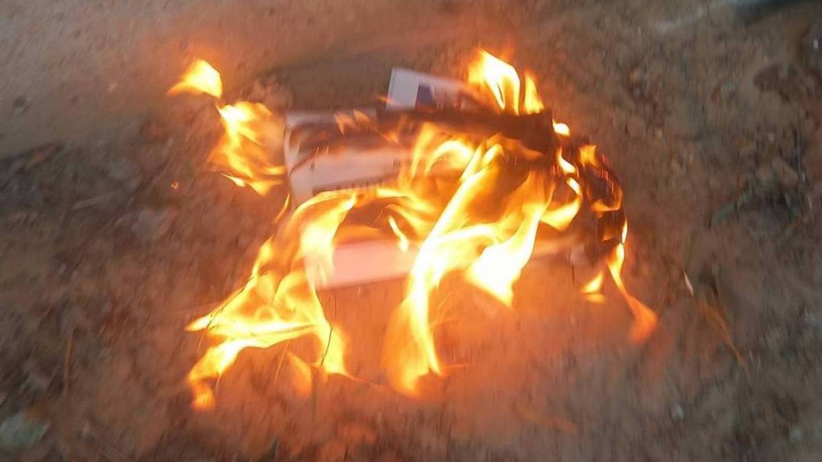 В окупованому Мелітополі патріоти спалили понад 500 газет рашистів