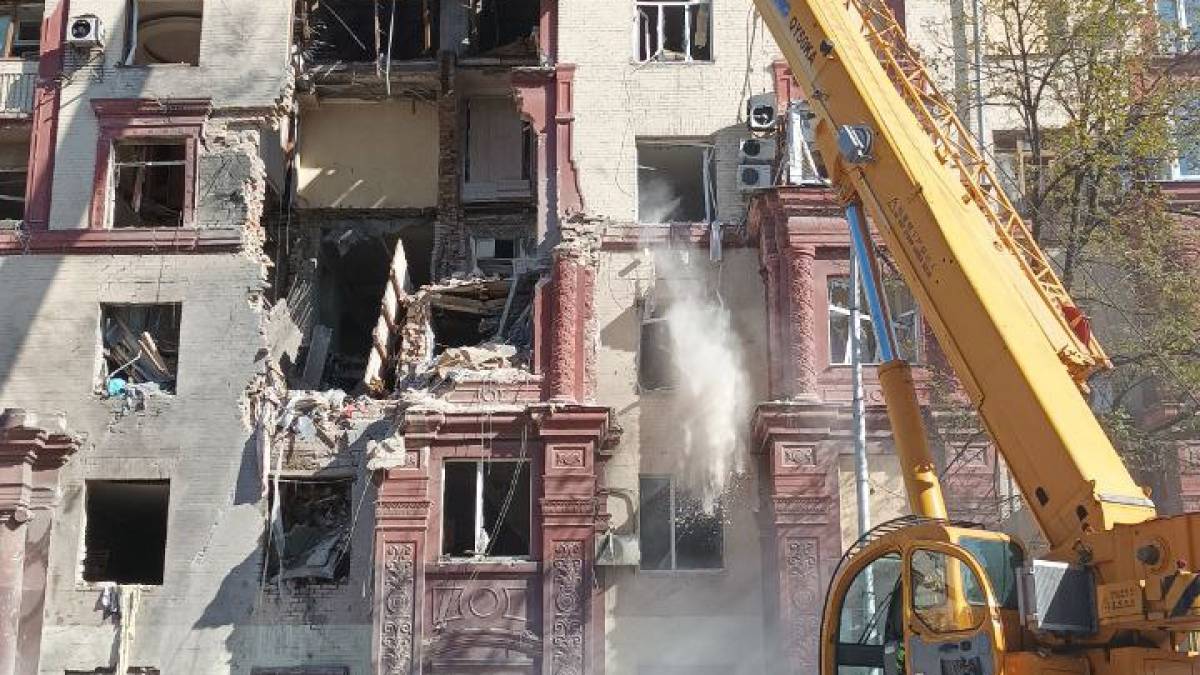 Щоб не забути “червоний” будинок на проспекті
