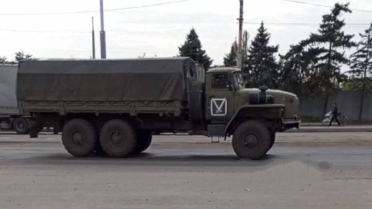 У напрямку Бердянська йде велика кількість вантажівок ворога з боєприпасами