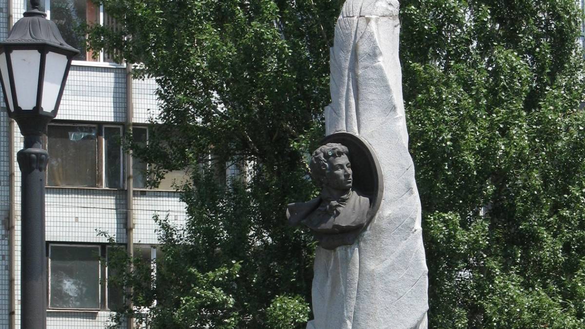 У Запоріжжі остаточно демонтують пам’ятник імперському поету Пушкіну
