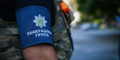 На Запоріжжі з прифронтового селища евакуювали родину, яка понад рік жила у підвалі