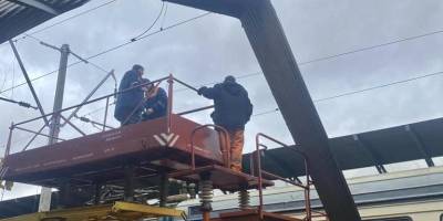 Попри стихію, поїзди продовжують рух, хоча є суттєві затримки – “Укрзалізниця”
