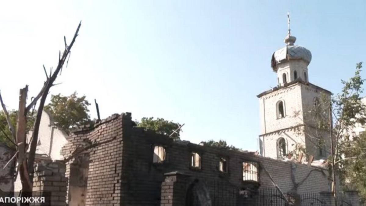 У Запоріжжі відновлюють храм, зруйнований ракетою російських фашистів