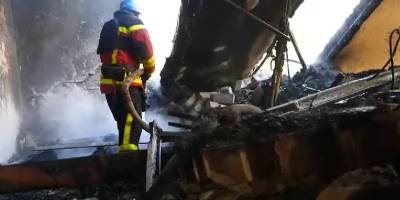 Ракетний удар по Запоріжжю: рятувальники ліквідували пожежу – відео