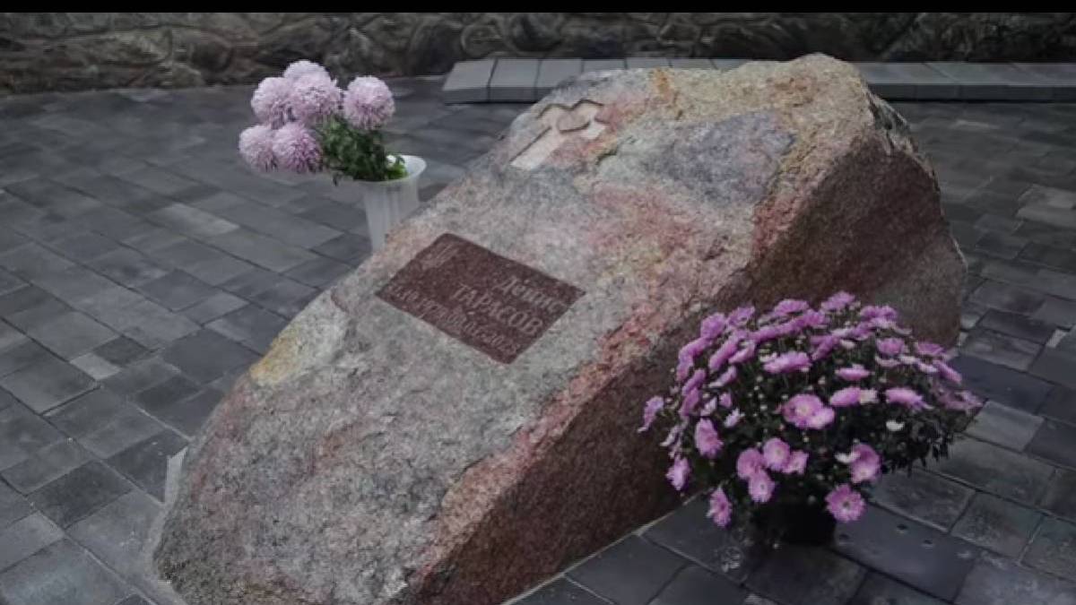 Син загиблого Дениса Тарасова заспівав у запорізькому храмі в пам’ять про батька