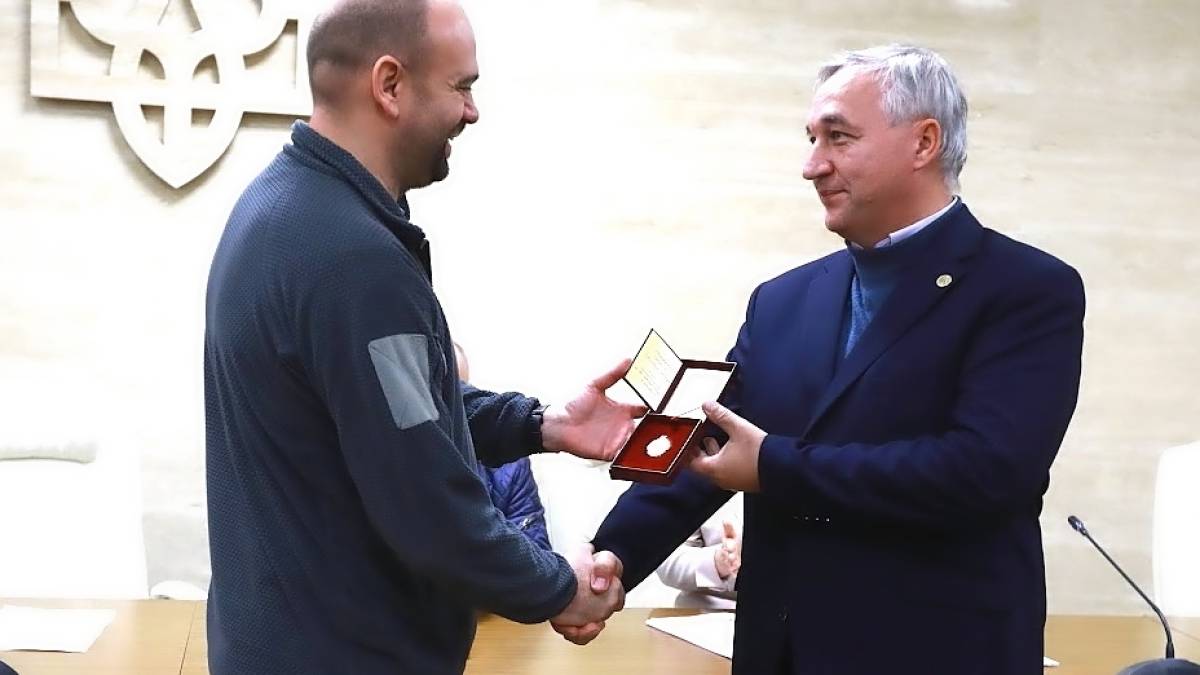 Фахівці ПАТ «Запоріжжяобленерго» отримали державні нагороди (фото)