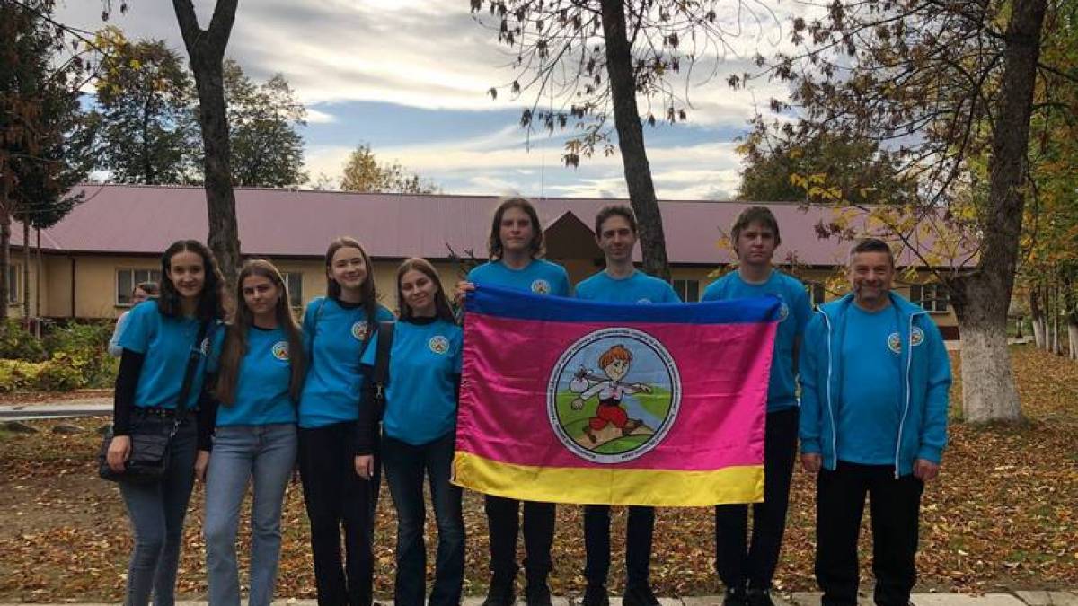 Запорізькі юні краєзнавці відвідали «Чарівний край»