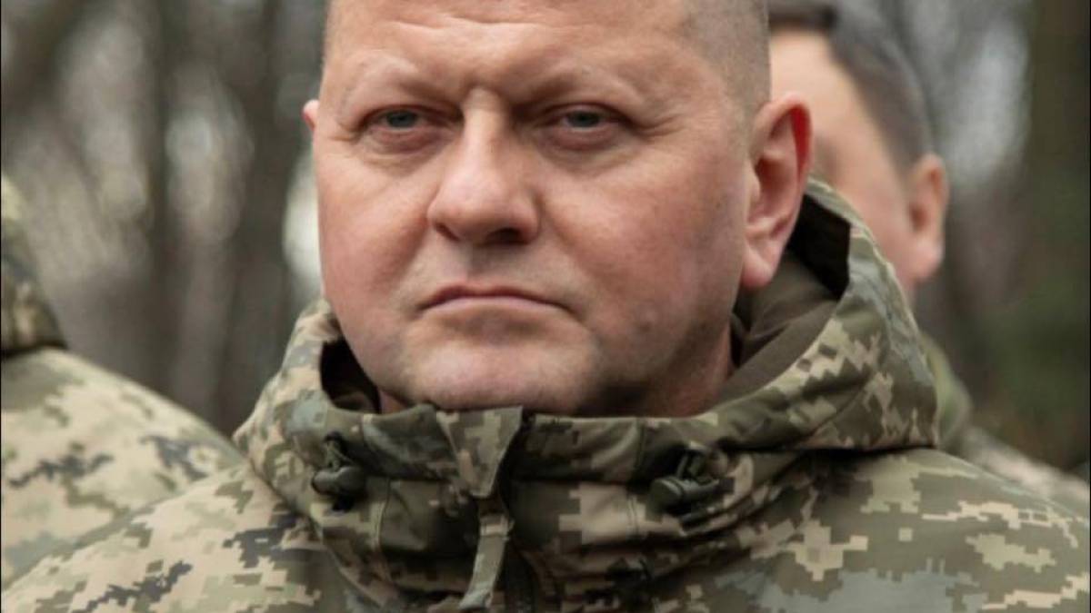 Головнокомандувач ЗСУ Валерій Залужний попередив про фейкові розсилки від його імені у соцмережі