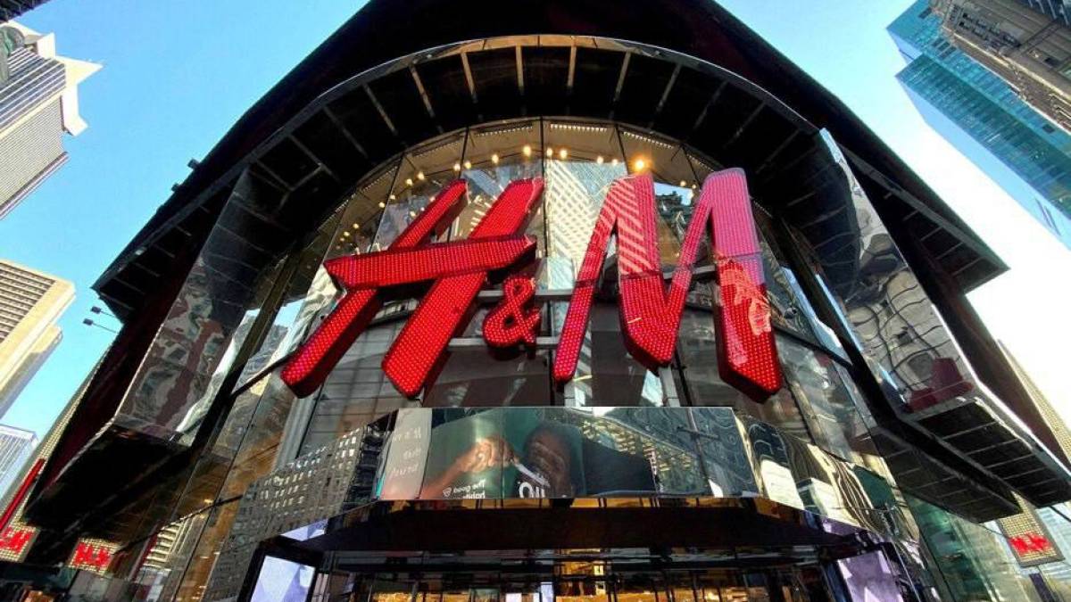У листопаді до України повертається H&M