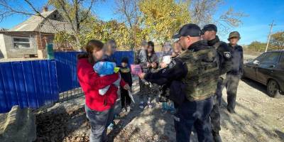 Пологівські поліцейські провели роз’яснювальну роботу серед жителів прифронтових сіл