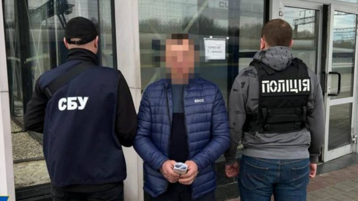 Провідник поїзда “Запоріжжя-Перемишль” отримав строк за допомогу ухилянтам – фото, відео