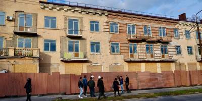 У Запоріжжі будинок, що першим постраждав від російського обстрілу, готовий до подачі опалення