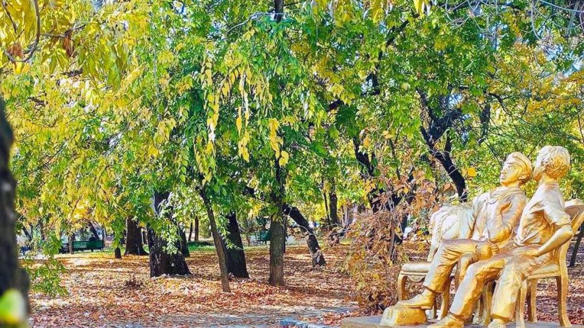 До Бердянська прийшла українська осінь