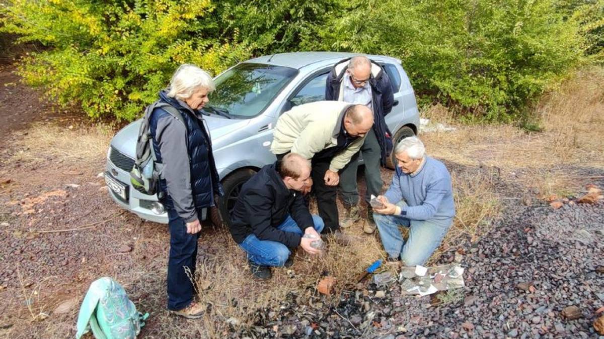 Запорізькі педагоги обстежували відвали кар’єрів