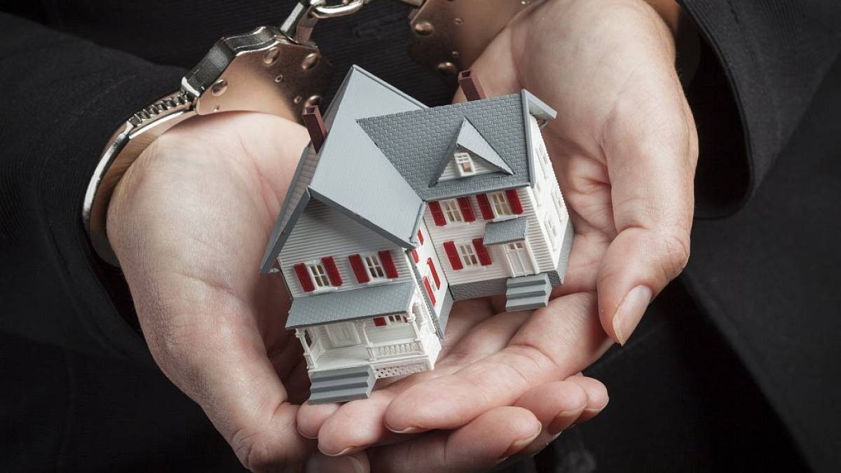 У Запоріжжі самотній чоловік через «чорних ріелторів» став бомжем