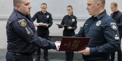 Запорізькі поліцейські отримали нагороди за виконання бойових завдань