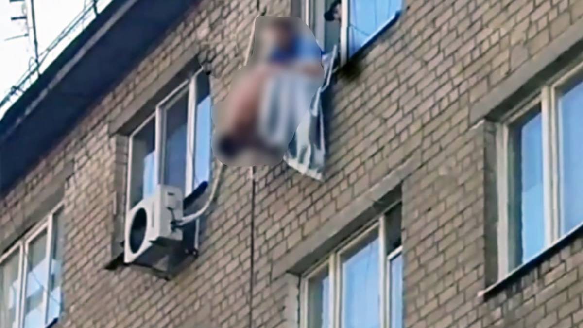 У Запоріжжі сусіди рятували чоловіка, який хотів вистрибнути з вікна гуртожитку – фото