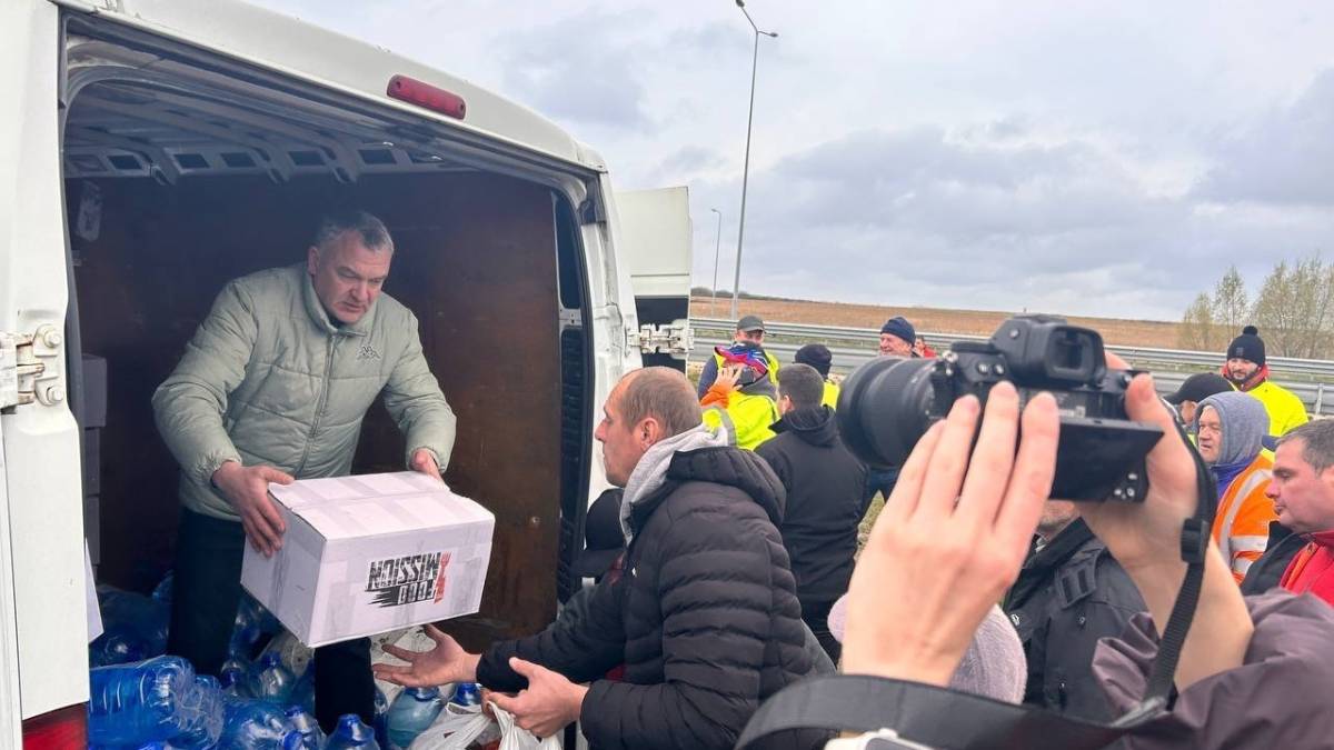 На кордоні з Польщею створили штаб допомоги заблокованим водіям