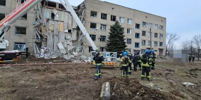 рф вдарила ракетами по лікарні у Селидові: тривають пошуково-рятувальні роботи – МВС України