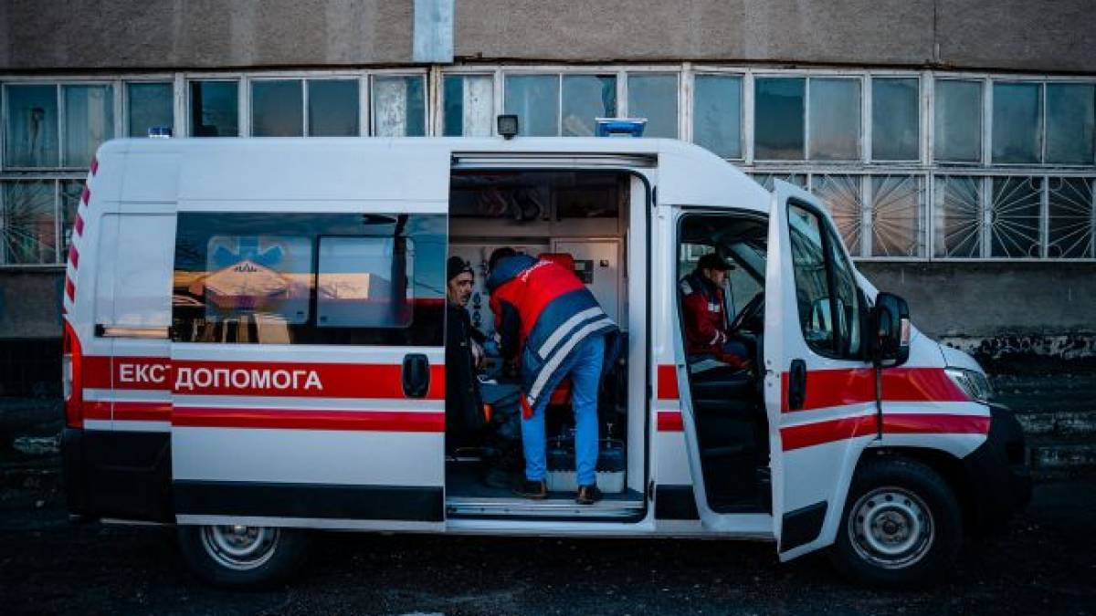 рф вдарила ракетами по лікарні у Селидові: тривають пошуково-рятувальні роботи — МВС України
