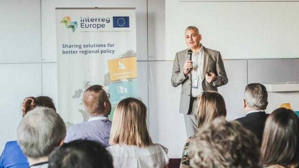 Запорізькі чиновники та громадські діячі зможуть взяти участь у програмі міжрегіонального співробітництва ЄС