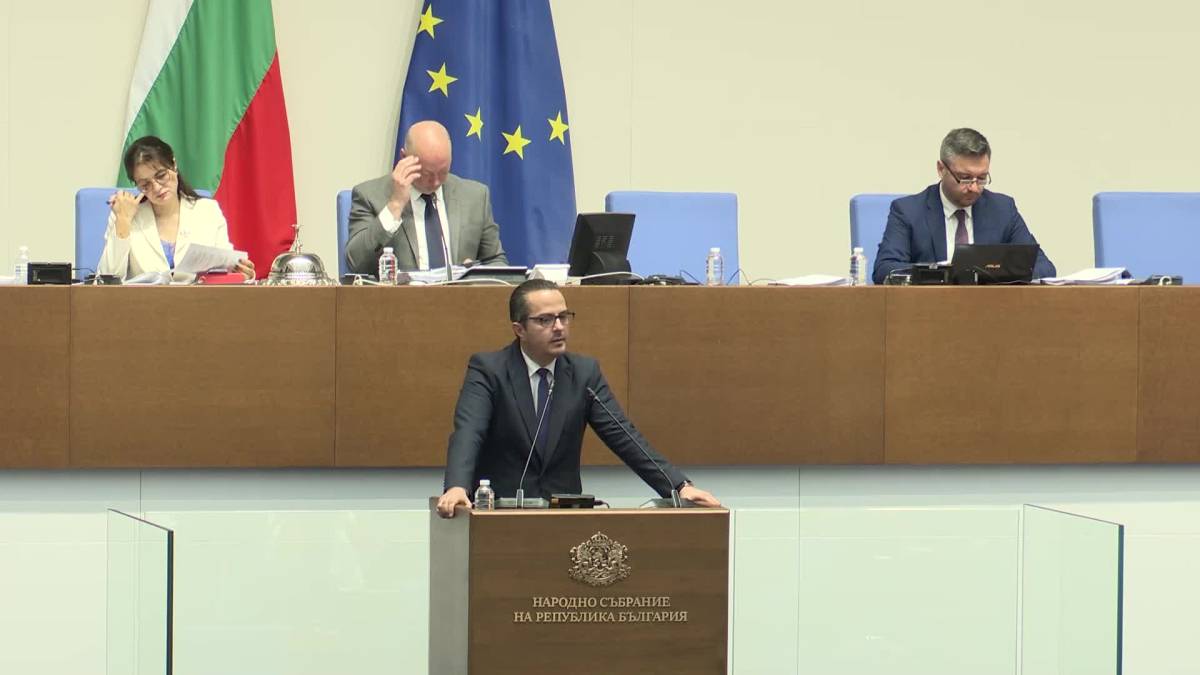 Парламент Болгарії остаточно схвалив передачу Україні 100 БТР