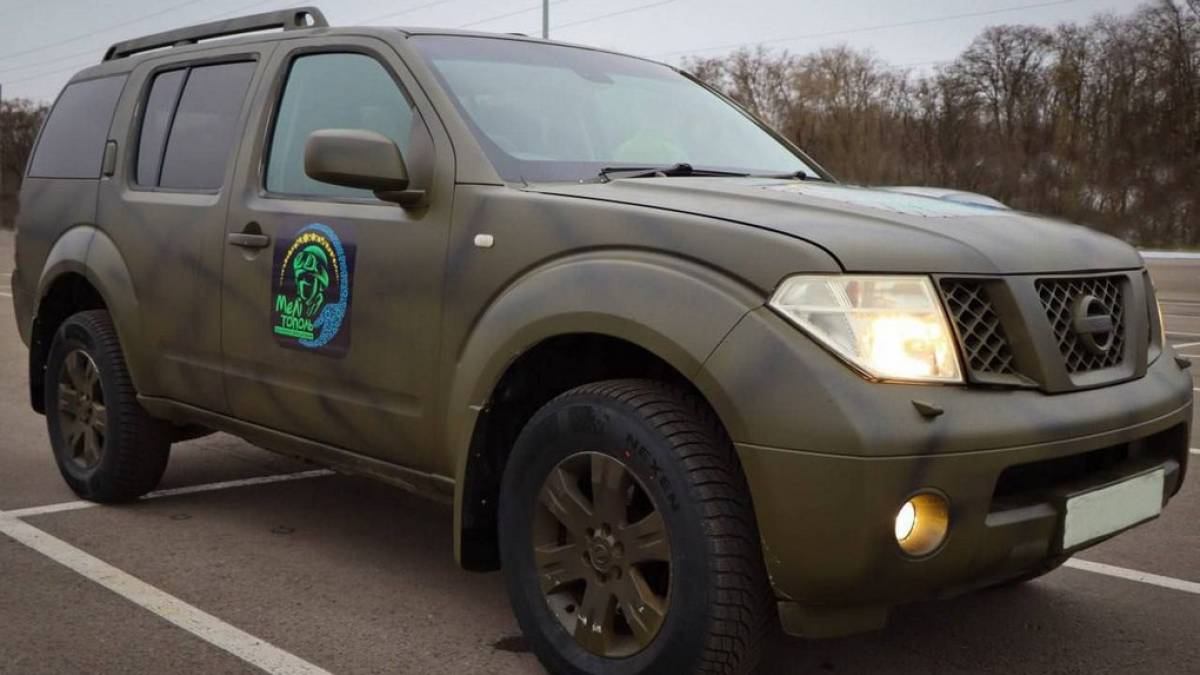 Мелітопольці передали на фронт потужний позашляховик
