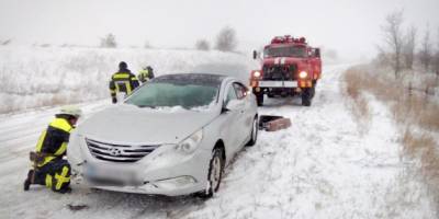 Рятувальники ліквідовують наслідки негоди в трьох областях України