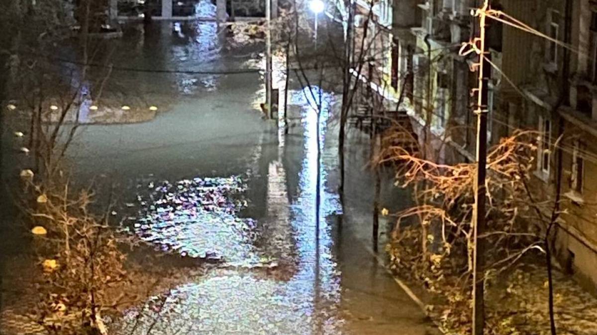У Бердянську негода, місто заливає водою