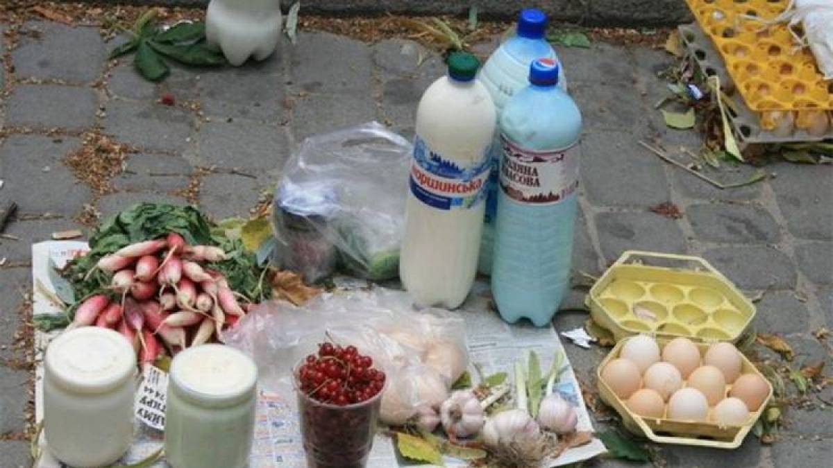 Запоріжців вкотре закликають не купувати продукцію на стихійних ринках