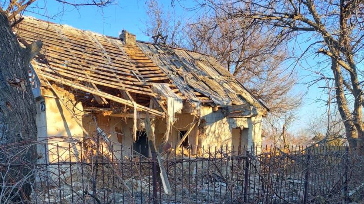По Запорізькій області ворог завдав 153 удари: 4 людей поранено, а 67-річна пенсіонерка загинула