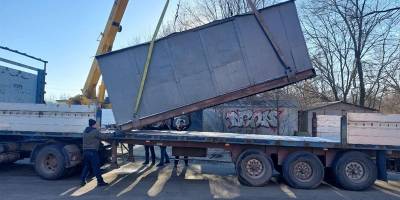 У Запоріжжі продовжують прибирати незаконні споруди