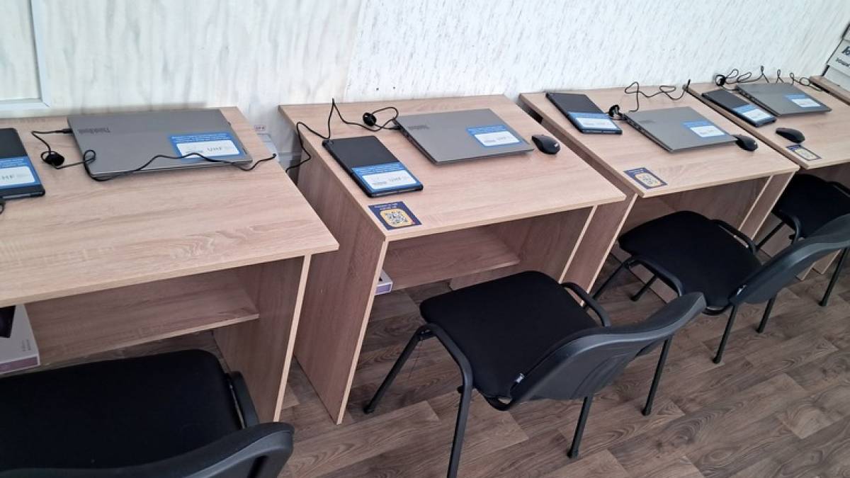У Запоріжжі гуманітарна місія “Проліска” облаштувала для переселенців інформаційний центр