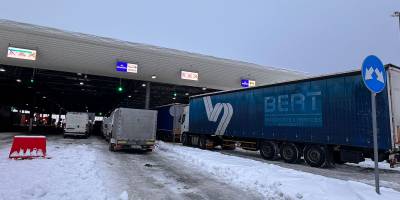 У пункті пропуску “Угринів-Долгобичув” почали пропускати порожні вантажівки – ДПСУ